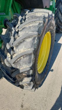 John Deere T560