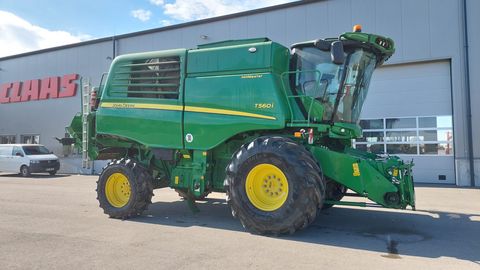 John Deere T560