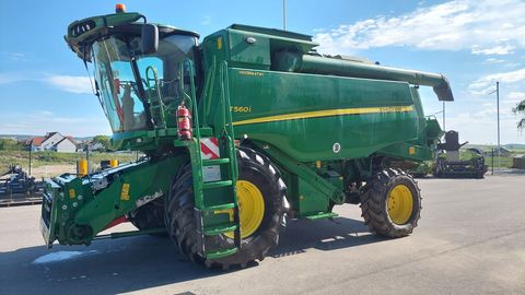 John Deere T560