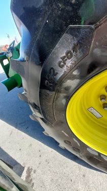 John Deere T560