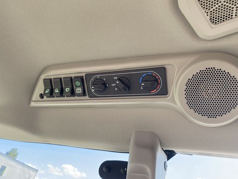 Claas Nexos 220 S Comfort
