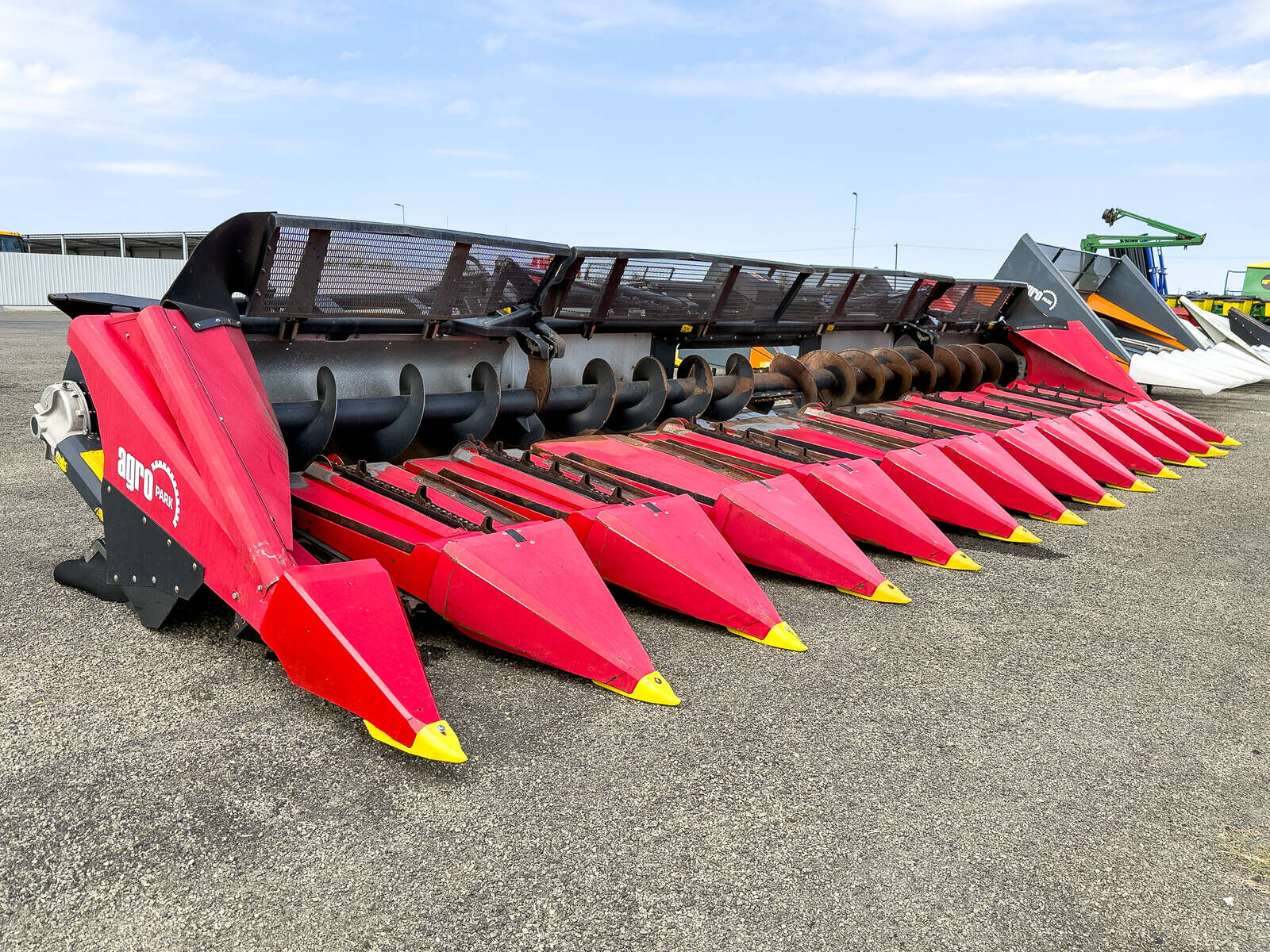 Geringhoff SF Horizon 1230/FB 12-row sunflower header with  2