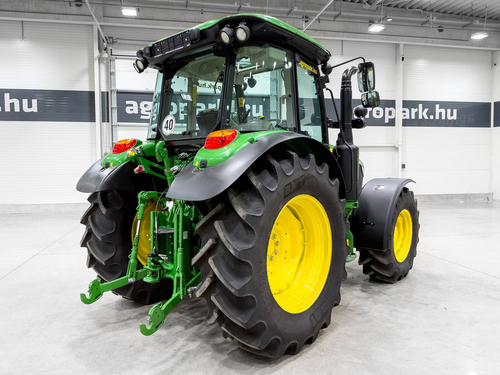 John Deere 5100M tractor, 32/16 Hi-Lo 40 km/h, EHC, 3 pair  3