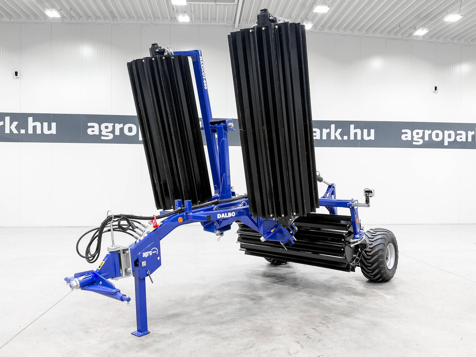 MaxiCut 600 61 cm roller, 90 knives, 5,8 m wide, 1