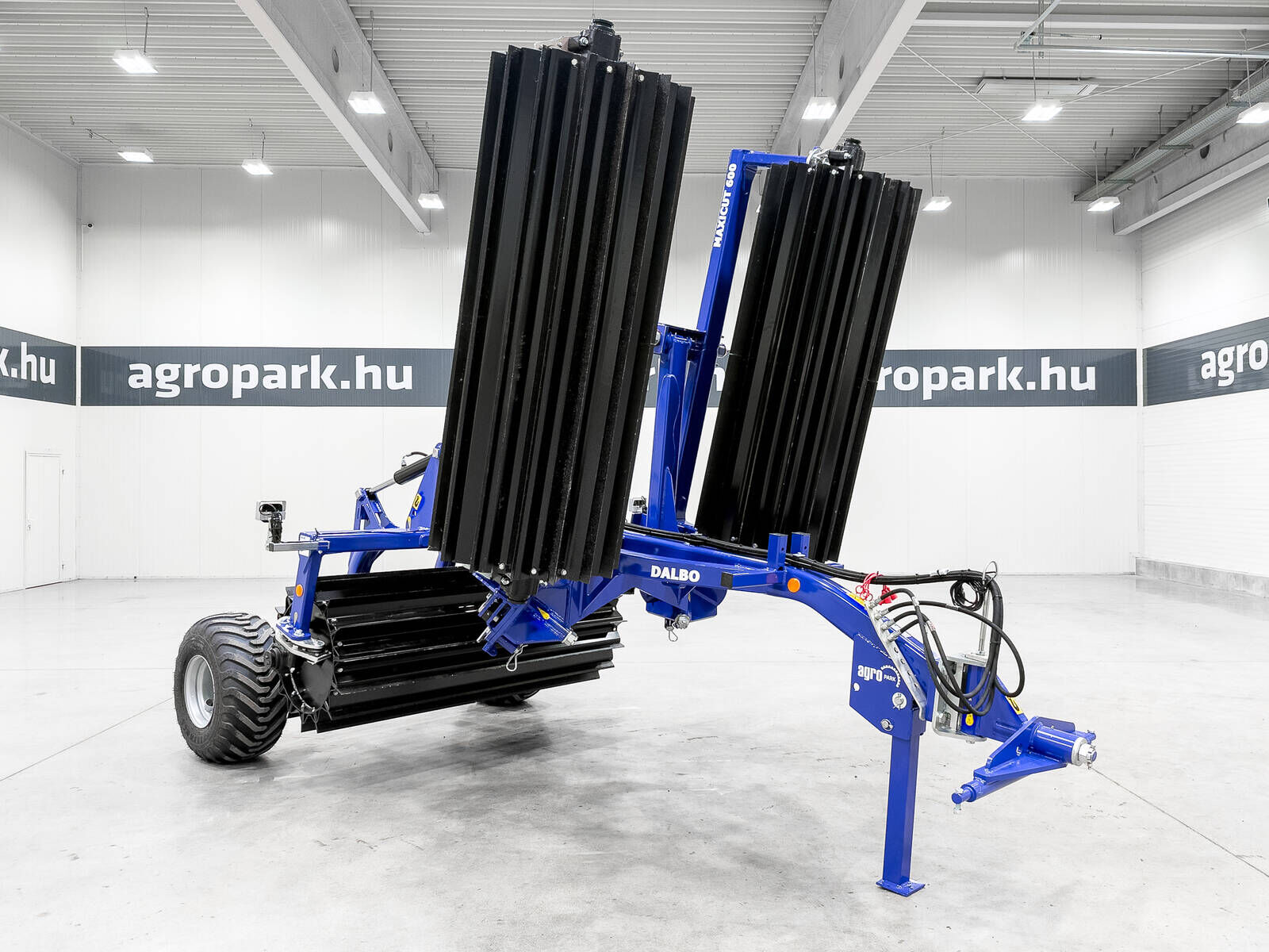 MaxiCut 600 61 cm roller, 90 knives, 5,8 m wide, 2