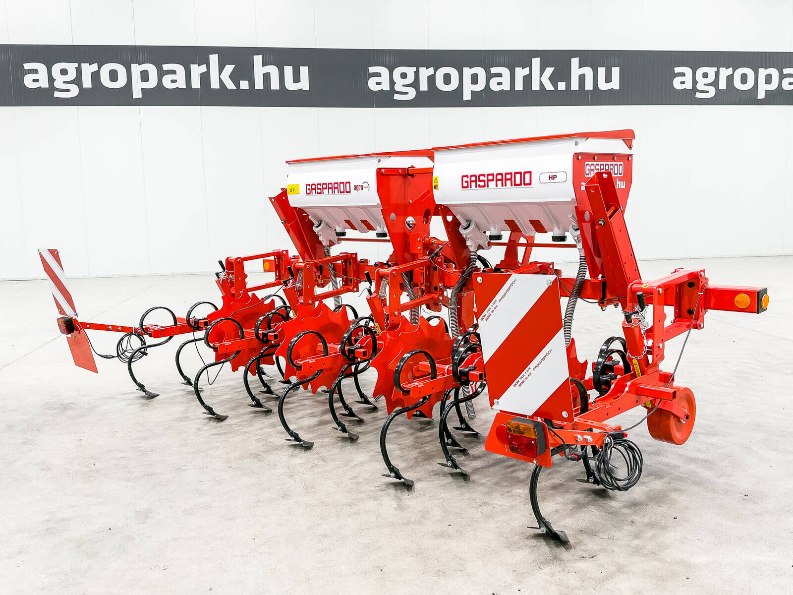 Gaspardo HP4 4-row inter-row cultivator, 2 x 160 l fertil 1