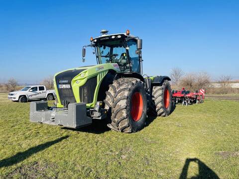 <strong>Claas Xerion 4000 TR</strong><br />