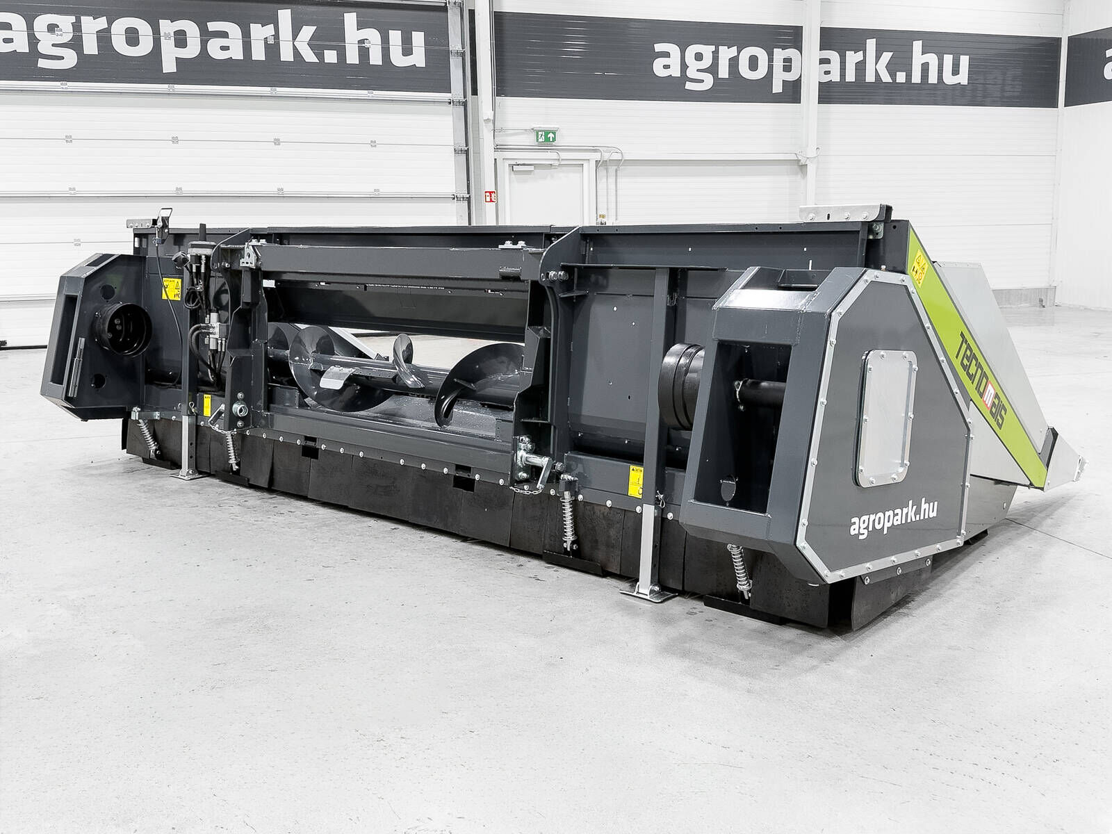 Tecnomais TM3 6R 6 row (75 cm), rigid corn header for John 3