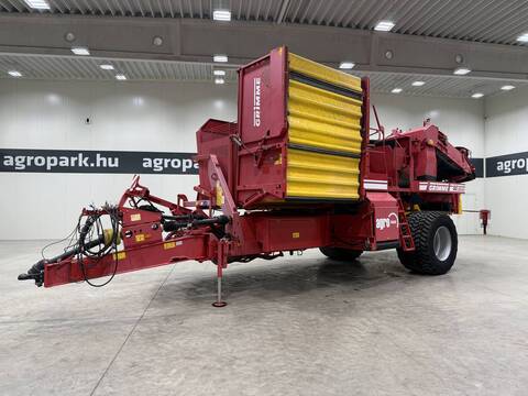 Grimme SE 150-60 trailed potato harvester, 757 hectares
