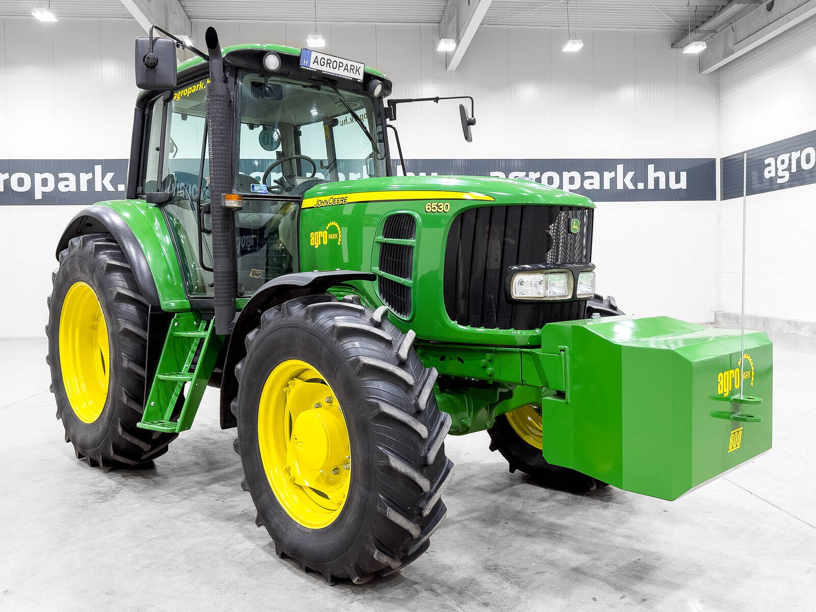 John Deere 6530 tractor, PowerQuad, 6 cyl. JD engine, air b 2