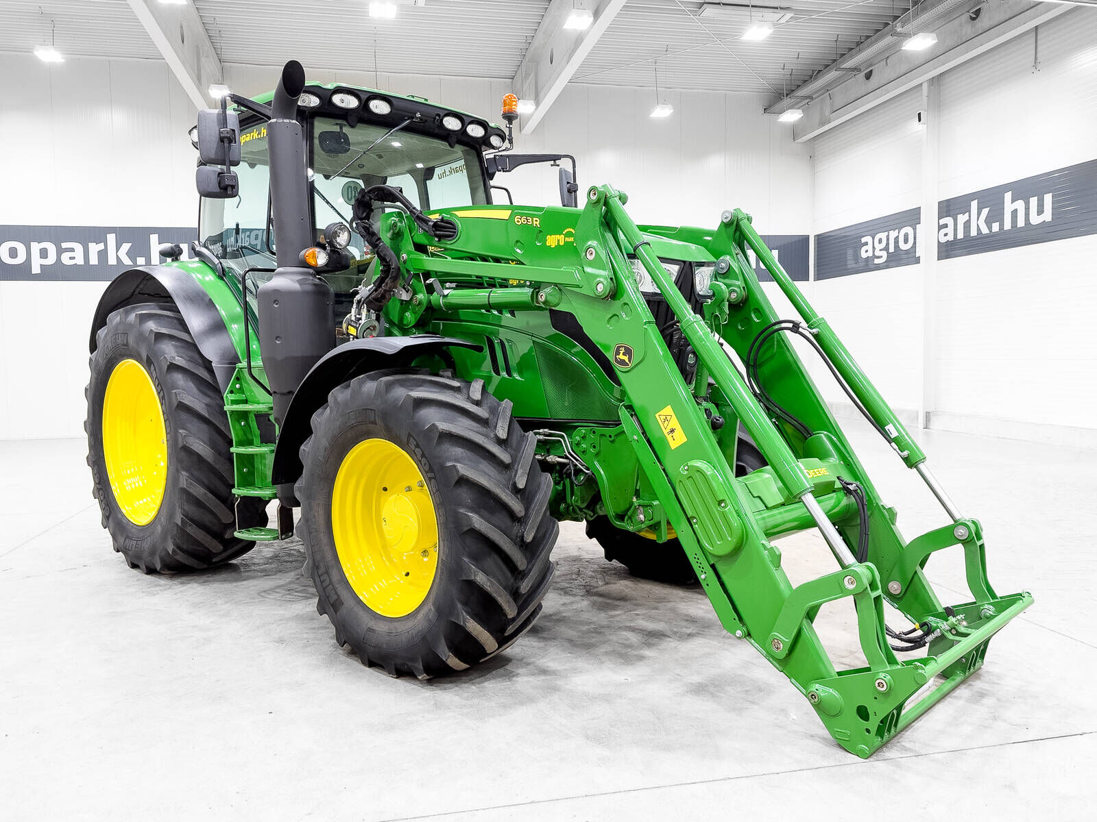 John Deere 6175R DirectDrive 24/24 40 km/h, axle suspension 2