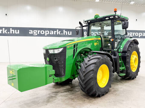 John Deere 8270R 16/5 Powershift 40 km/h transmission, susp