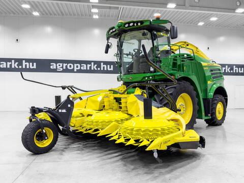 <strong>John Deere 8400 4WD</strong><br />