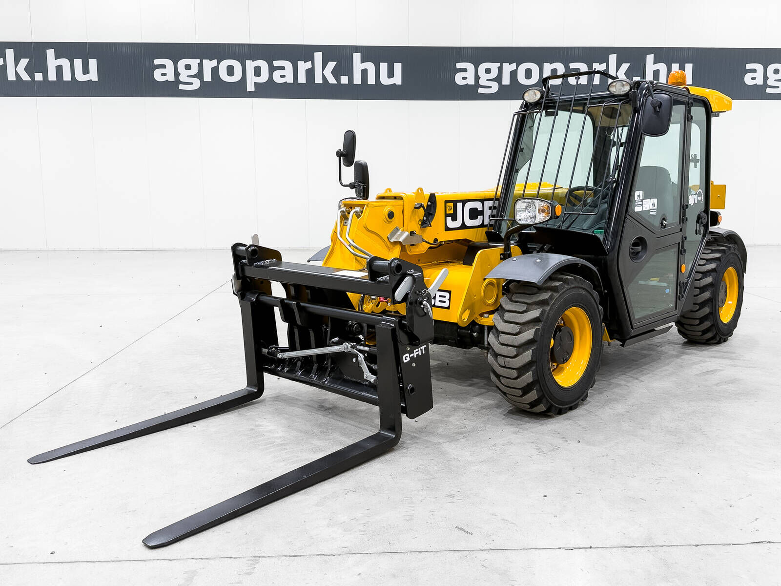 JCB 525-60 Hi-Viz 2 m total height, 6 m reach, 2,5 t 2
