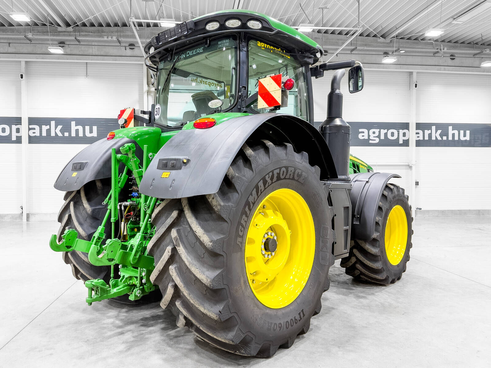 John Deere 8400R e23 Powershift 50 km/h, axle suspension, c 3