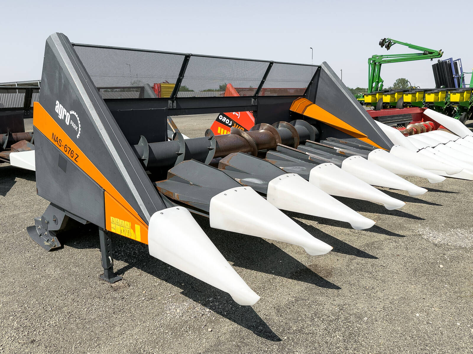 676 Z sunflower header, with chopper for John De 2