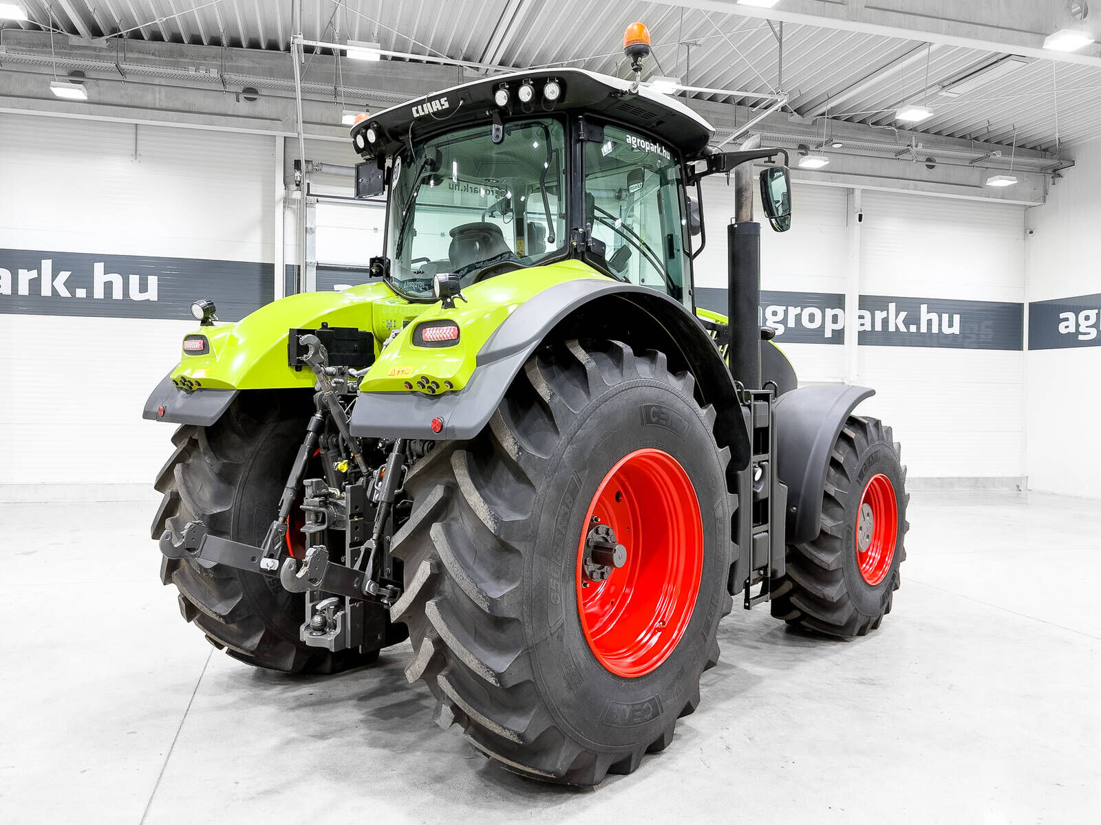 Claas Axion 930 CMATIC 50 km/h front axle suspension,  3