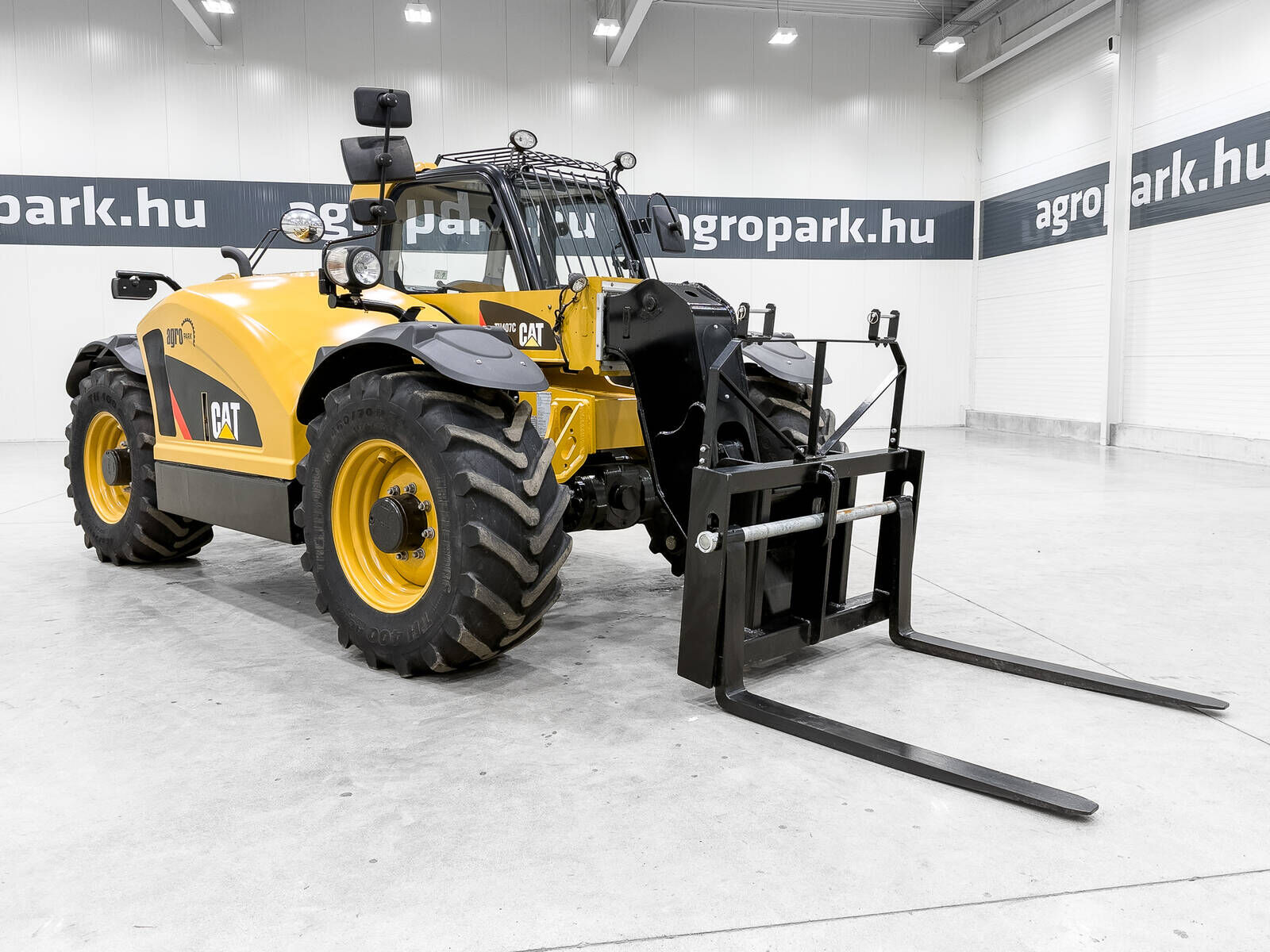 Caterpillar TH407C Agri 7,3 m, 3700 kg, air con, 150 liter p 2