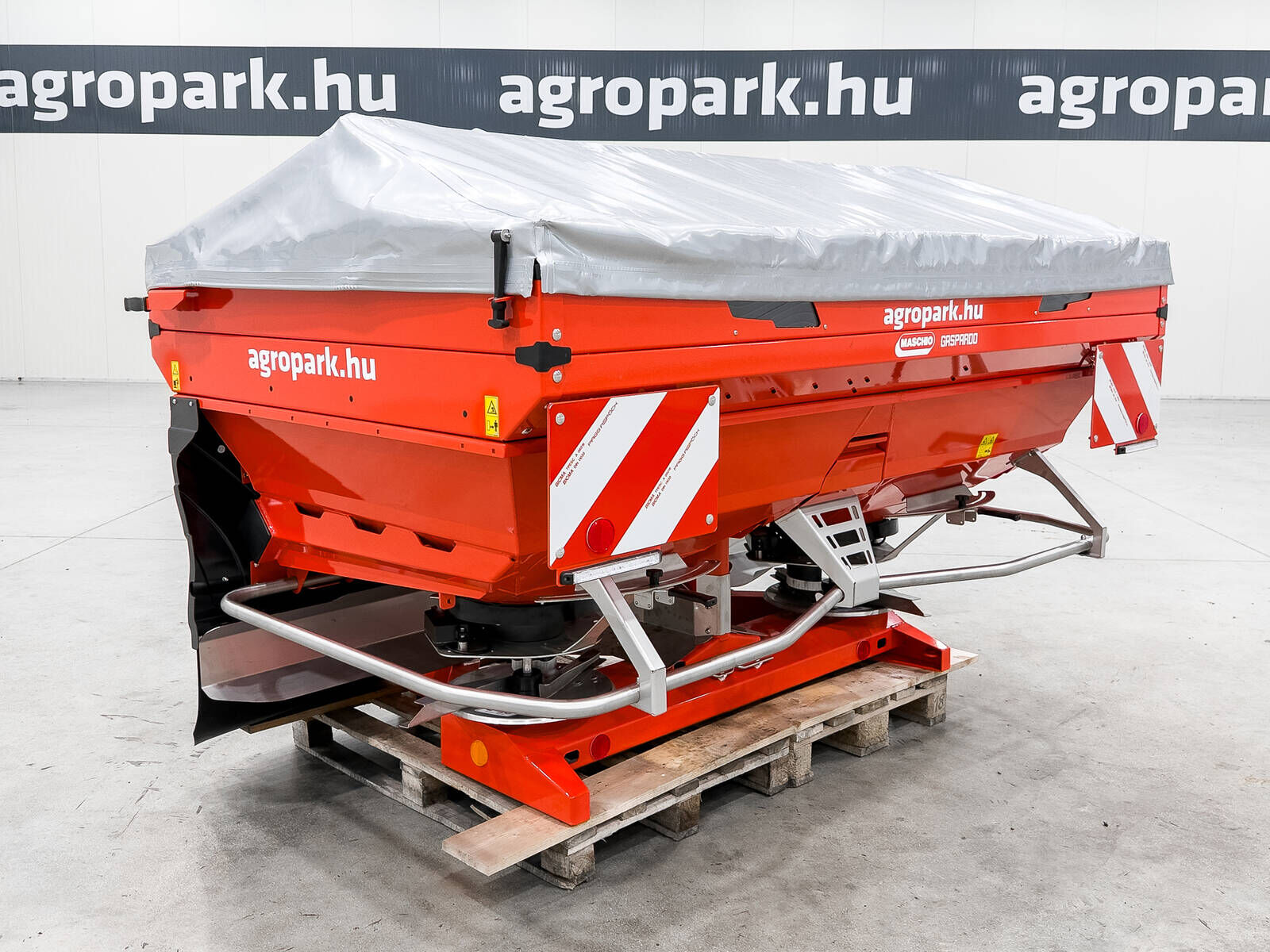 Gaspardo Primo E218 1805 liter, 12-36 m fertilizer spread 2