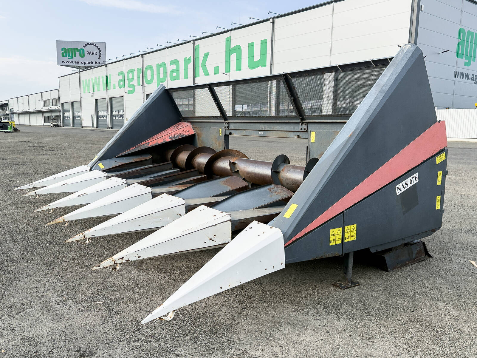 676 Z 6 row sunflower header with chopper for JD 1