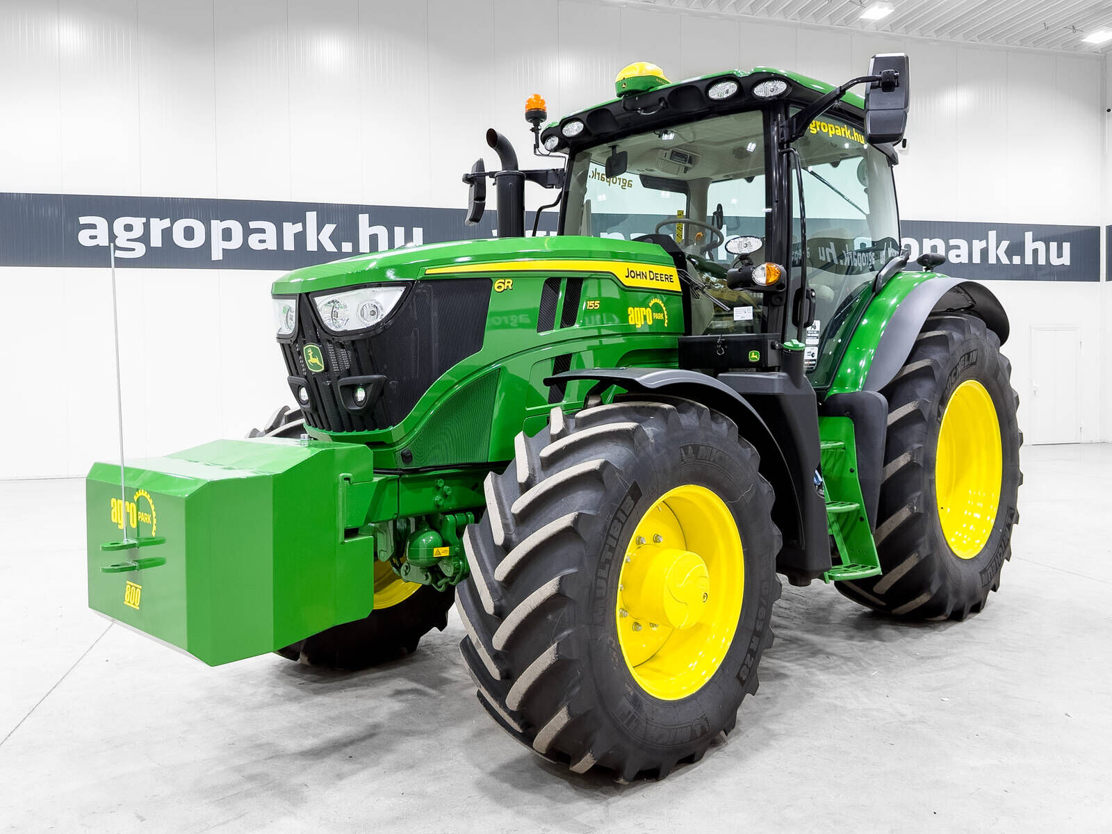 John Deere 6R 155 tractor, AutoQuad Plus 20/20 50 km/h, axl 1