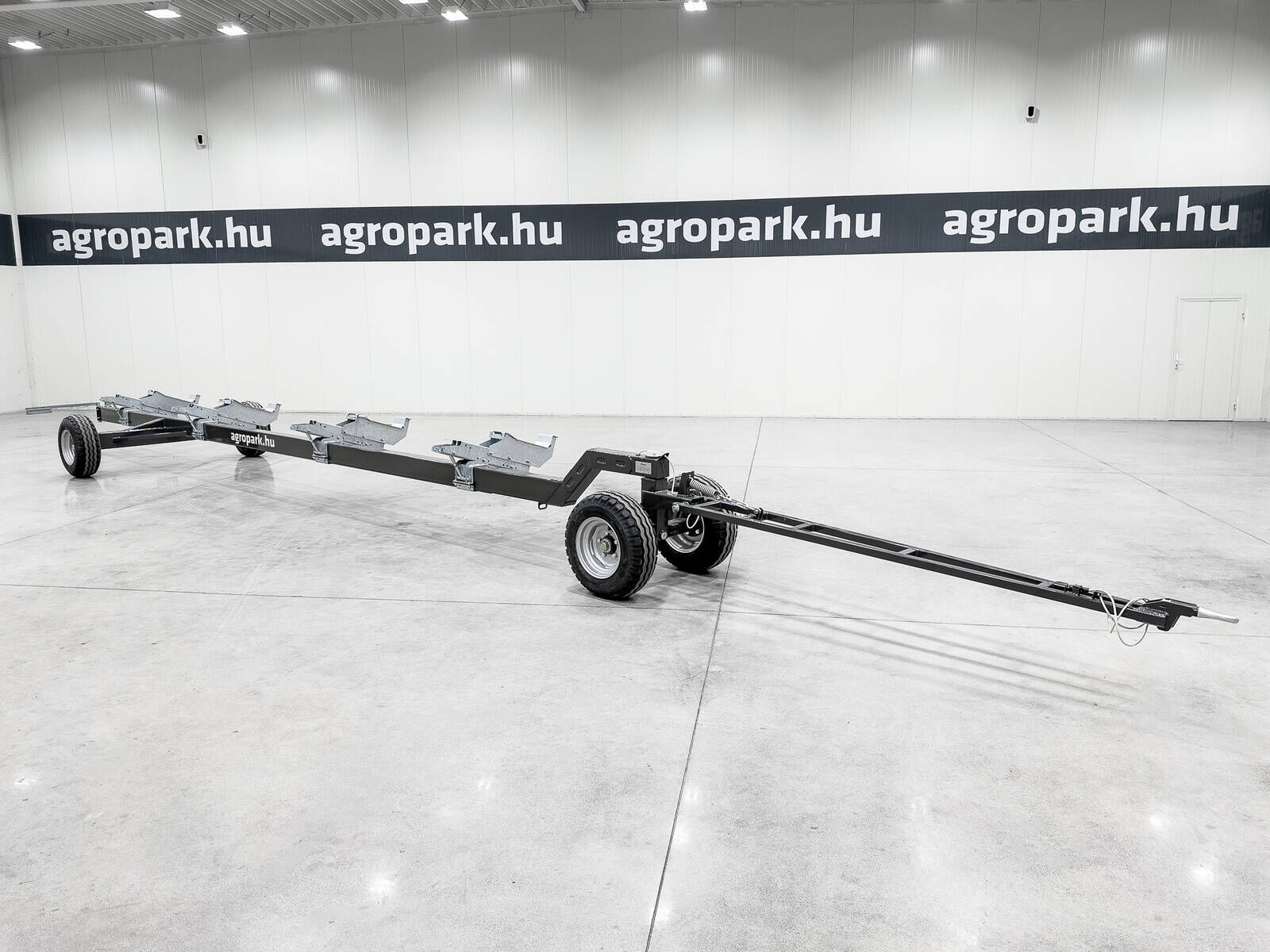 Xtra TX16-75 UNUSED trolley for SunSeed 16 row s 3