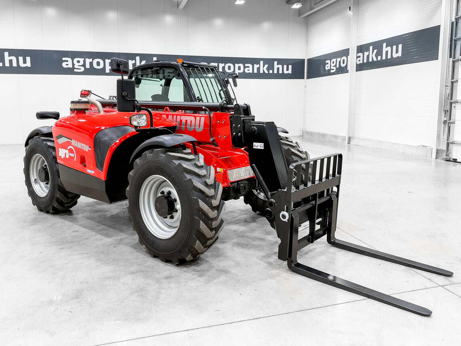 Manitou MT 933 telehandler, 9,1 m lifting hight 3,3 ton  2