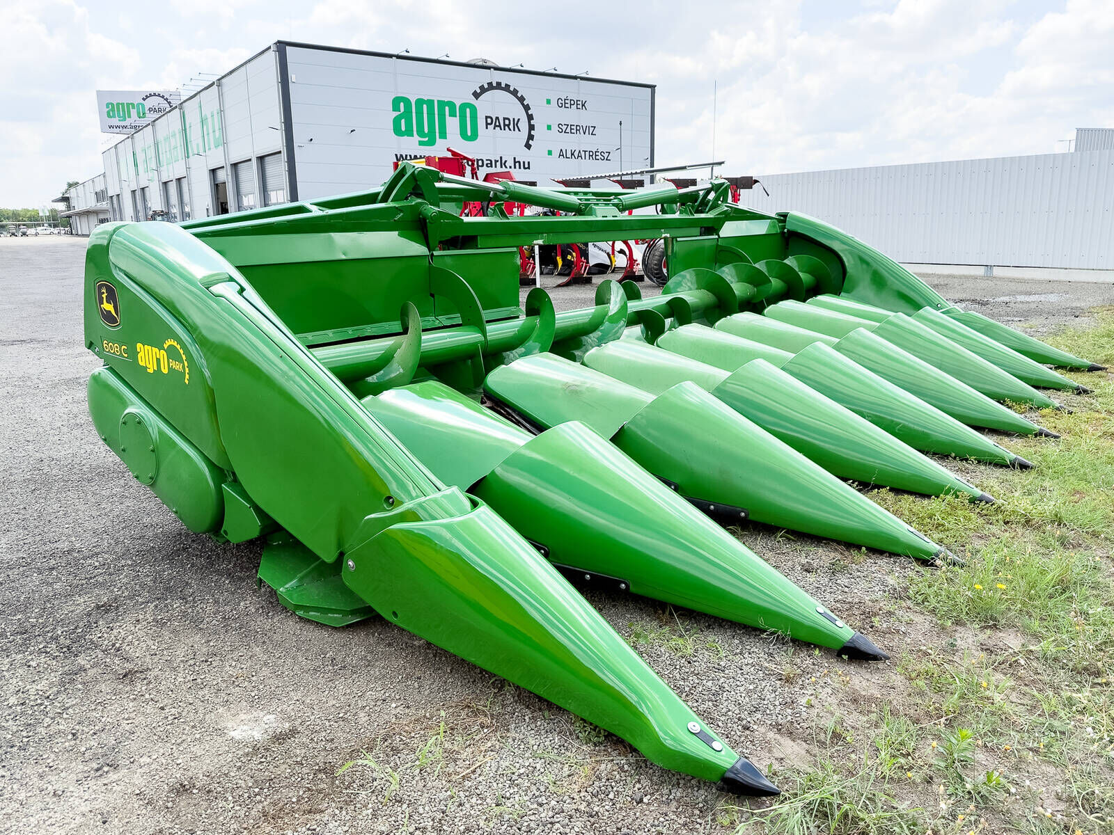 John Deere Kemper 608C 8 row corn header with folding frame 2