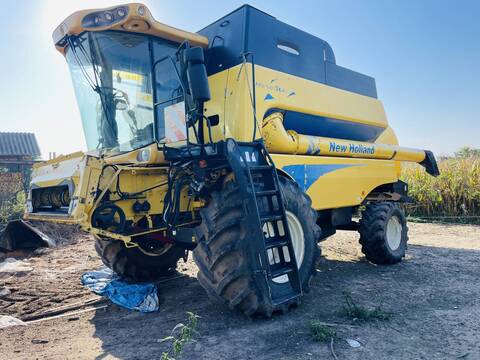 New Holland CSX7080