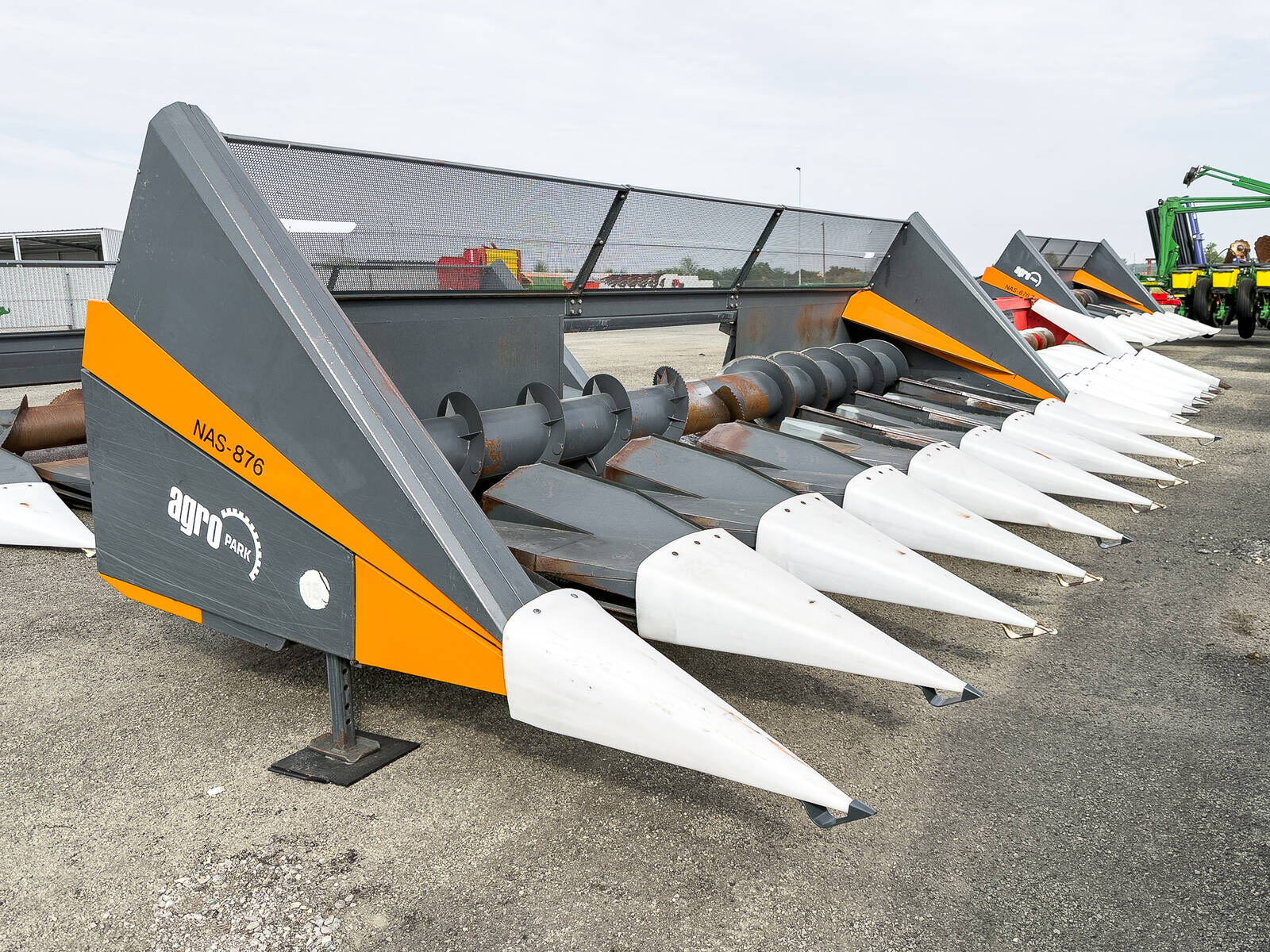 876 8 rows, 75 cm row spacing, for New Holland c 2