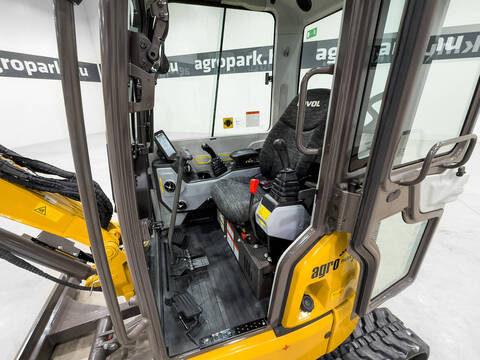 3578-5a9e3908d55aa24c8b51c32374442032-5534633
