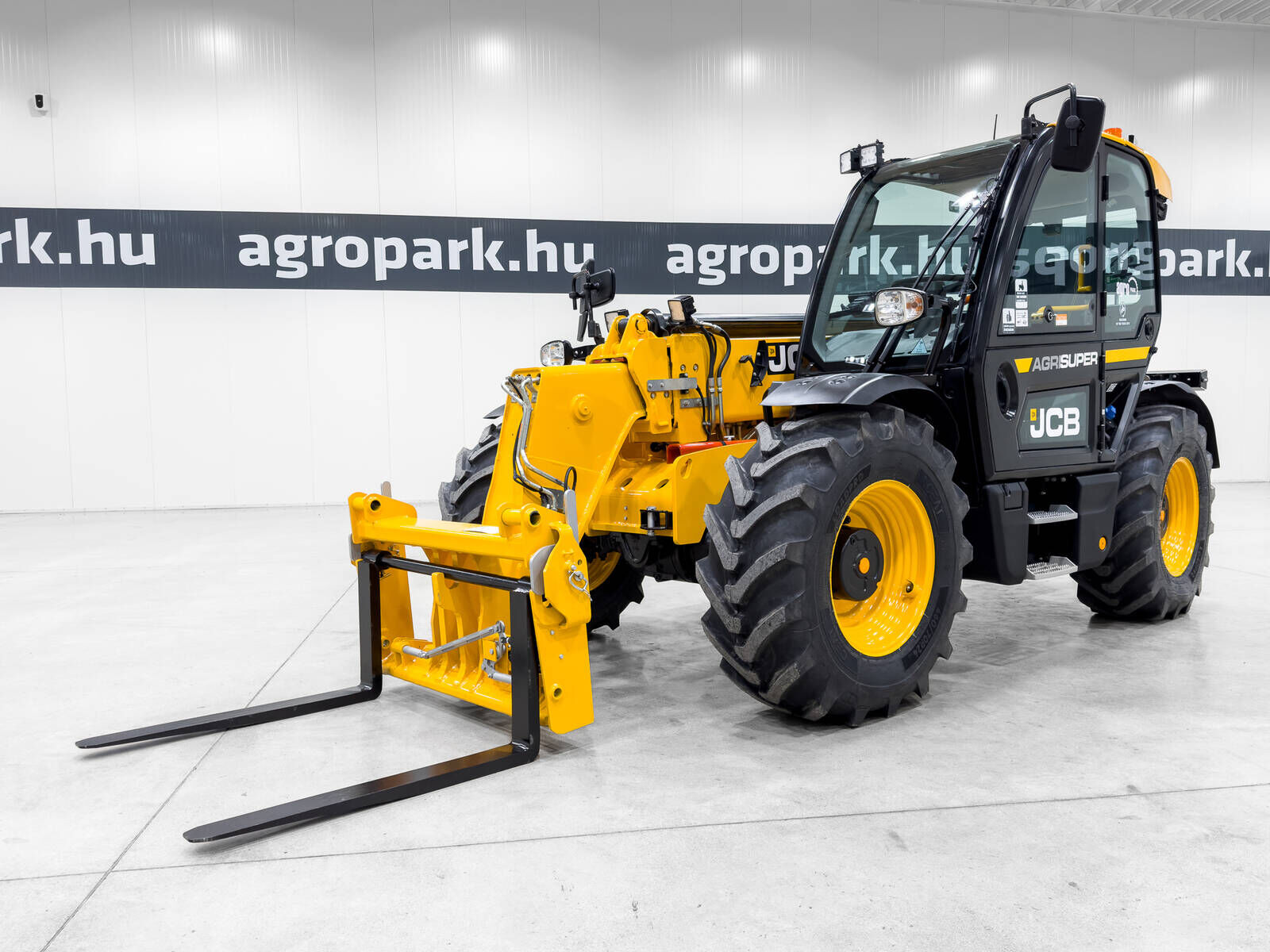 JCB 536-95 Agri Super PS6  1