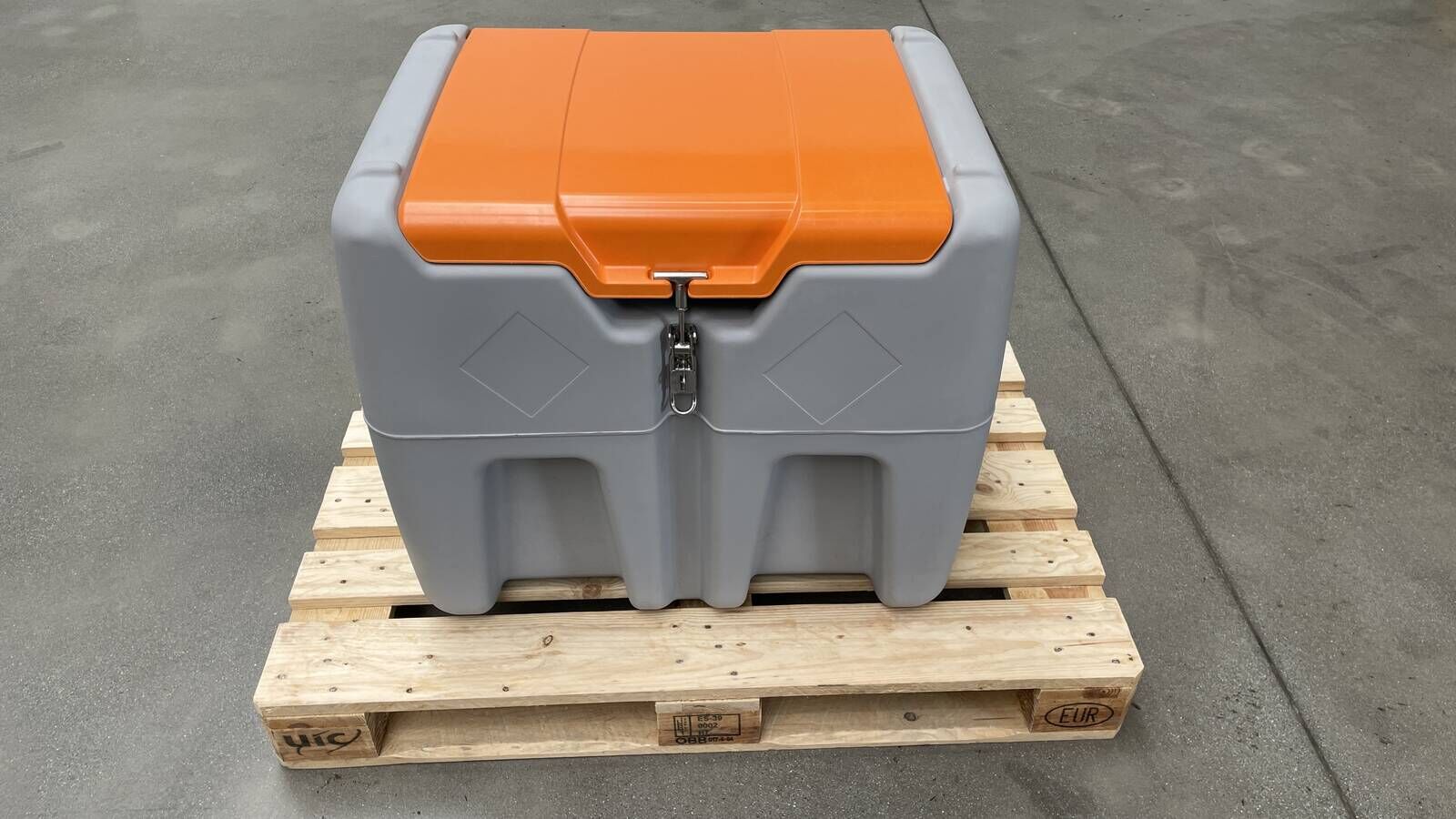 210 Liter mobiler Dieselkraftstofftank mit Decke 2