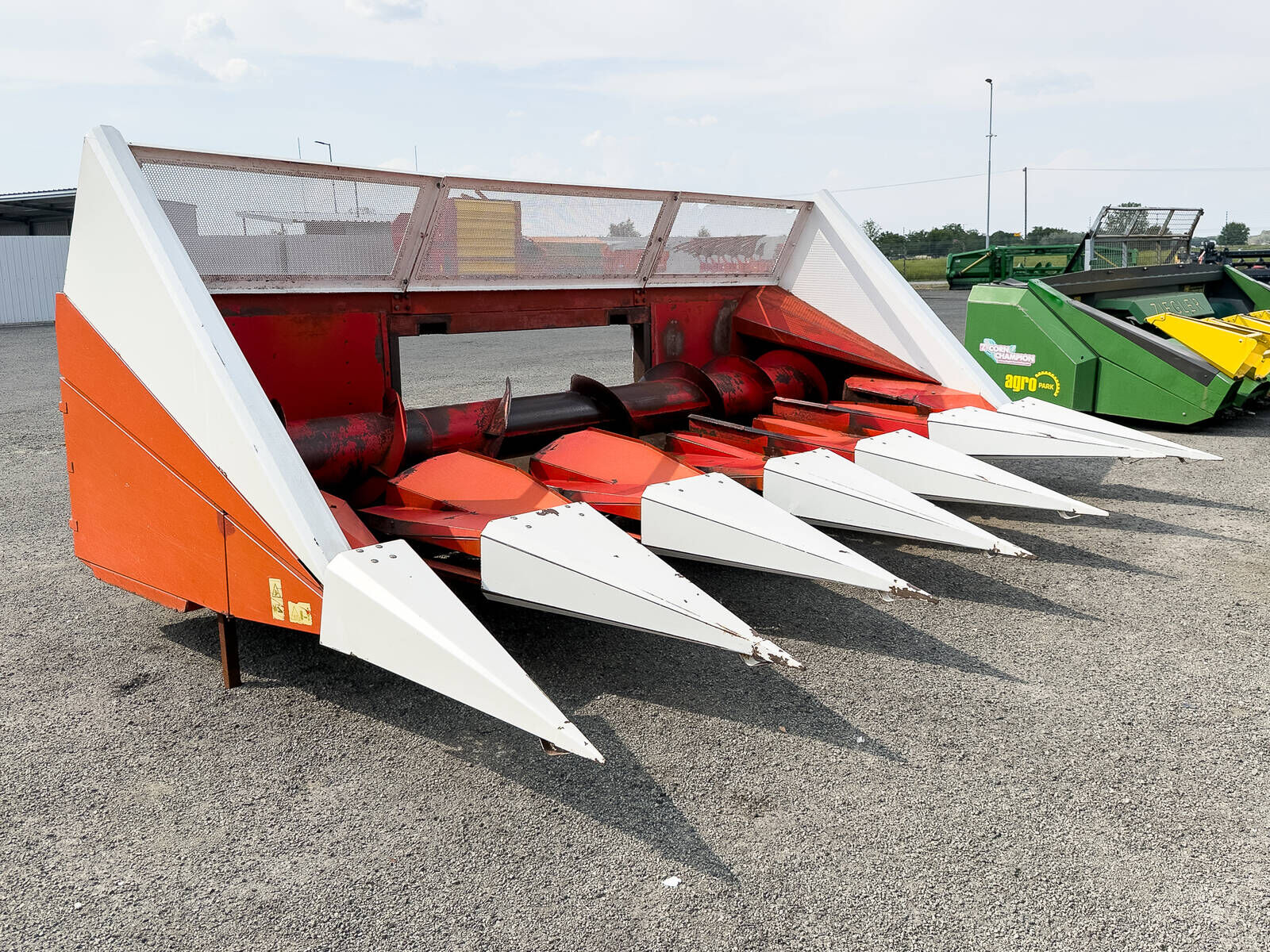 673 6 row sunflower header for John Deere combin 2