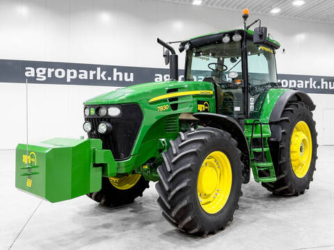 John Deere 7830