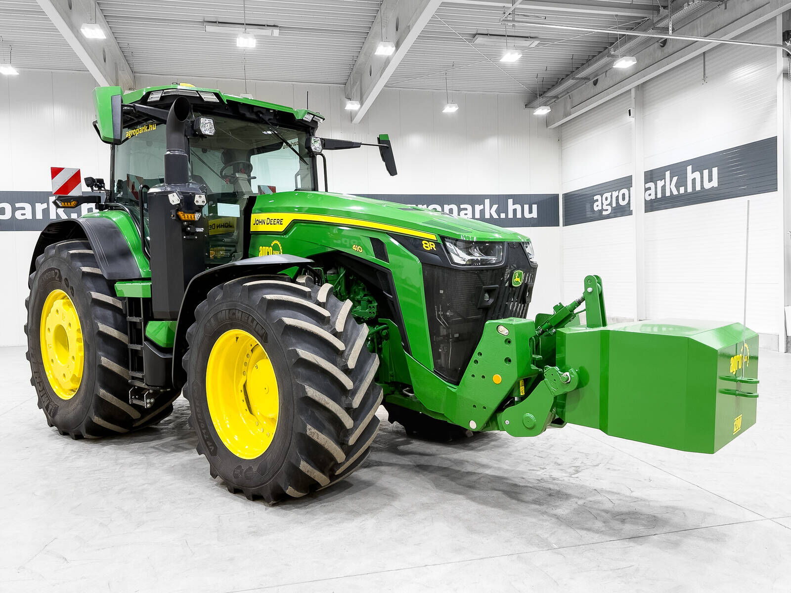 John Deere 8R 410 e23 Powershift 50 km/h, axle suspension,  2