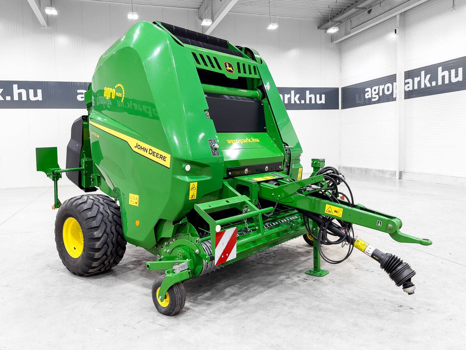 John Deere V451M round baler, 90 - 165 cm bale diameter, va 2