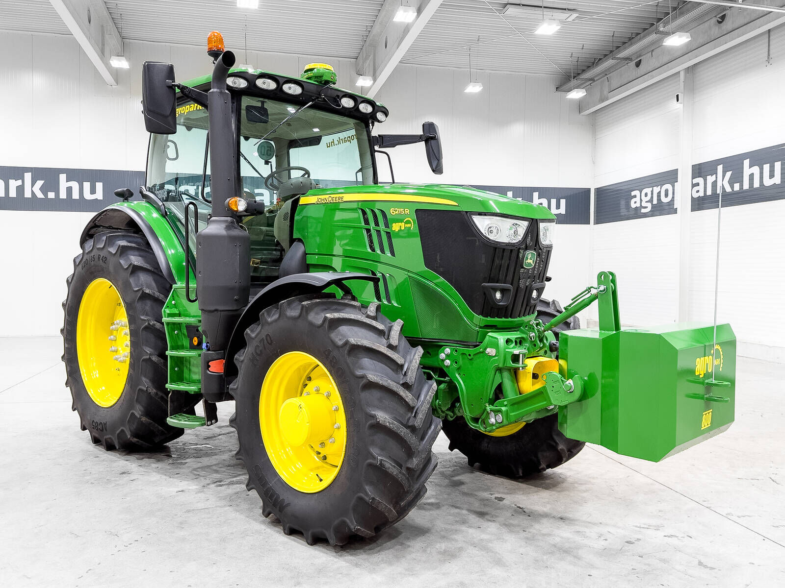 John Deere 6215R AutoPowr IVT 50 km/h, axle suspension, cab 2