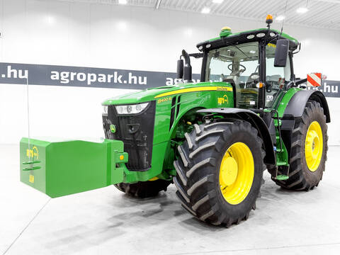 John Deere 8400R e23 Powershift 50 km/h, axle suspension, A