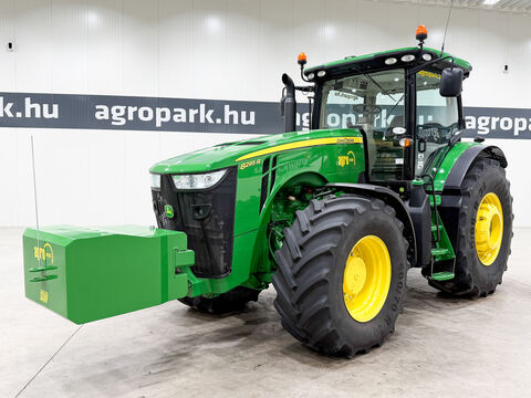 John Deere 8295R 16/5 Powershift 40 km/h transmission, susp