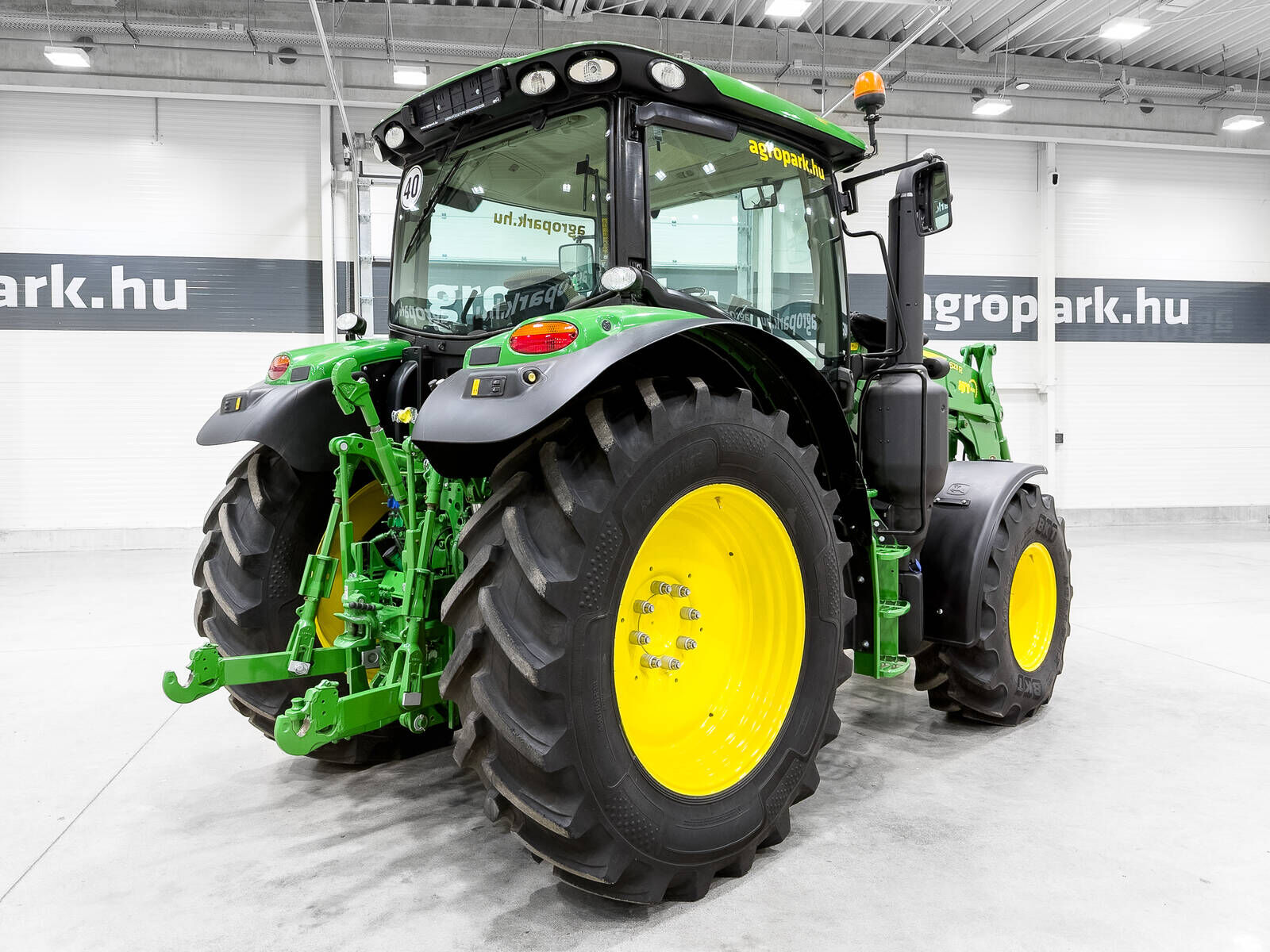 John Deere 6130R tractor, AutoQuad 24/24, TLS, JD 623R load 3