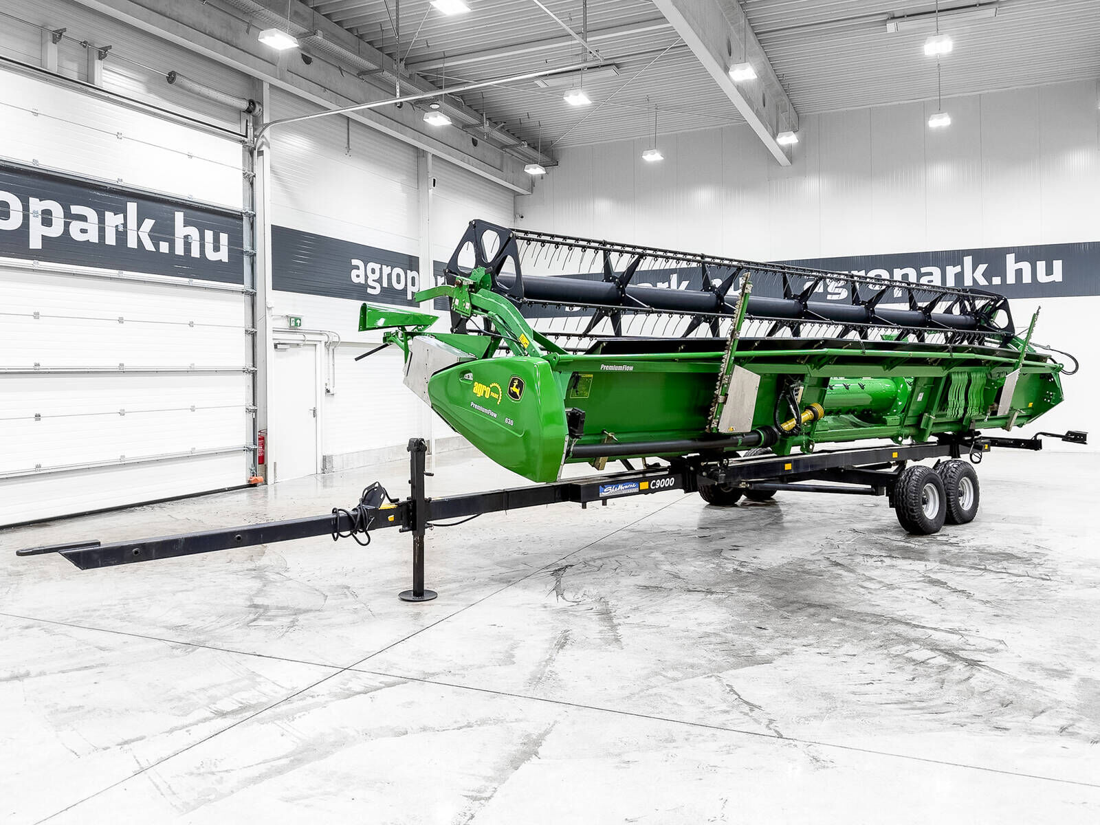 John Deere 630 PremiumFlow 9.15m 630PF draper header with t 3