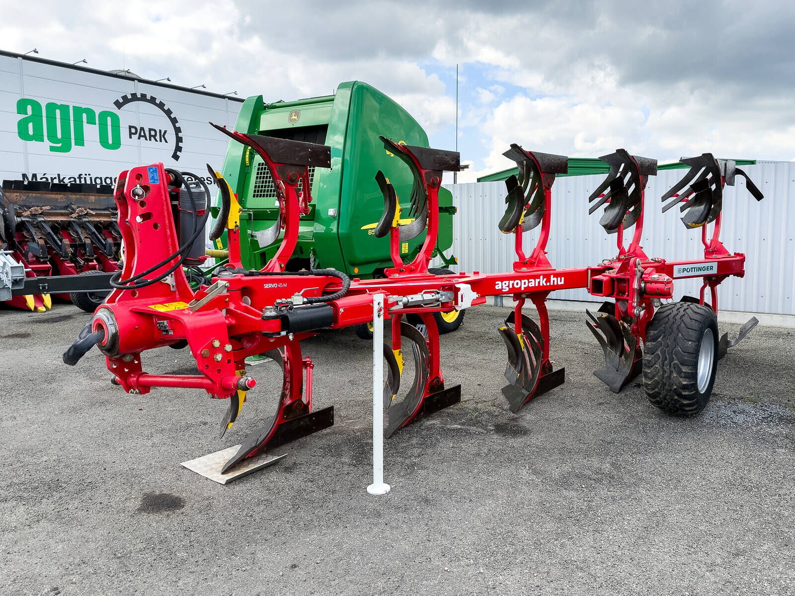 Pöttinger Servo 45 M plough, 5 furrow, condition is like n 1