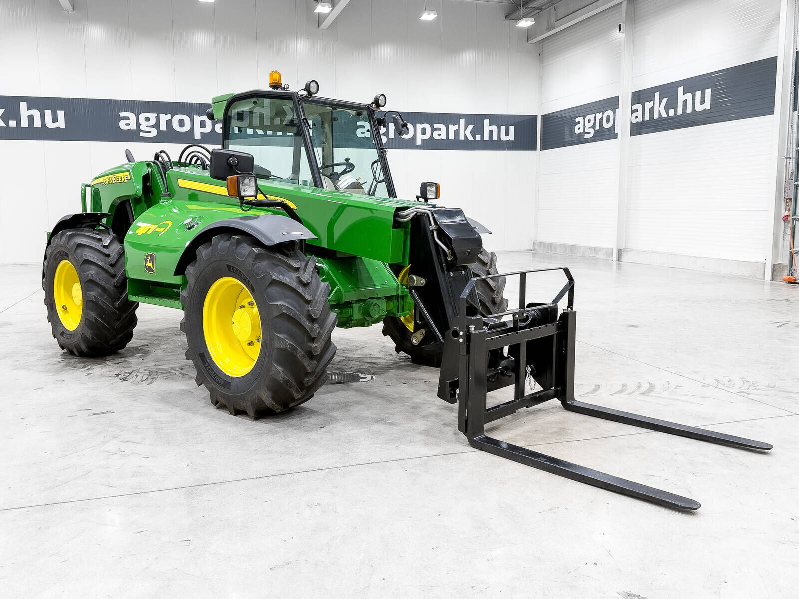 John Deere 3420 telehandler with 7 m reach, air con, air se 2