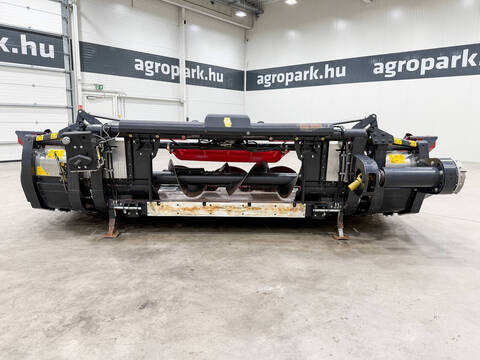 Geringhoff RD 675/F 6-row corn header with Claas Tucano and