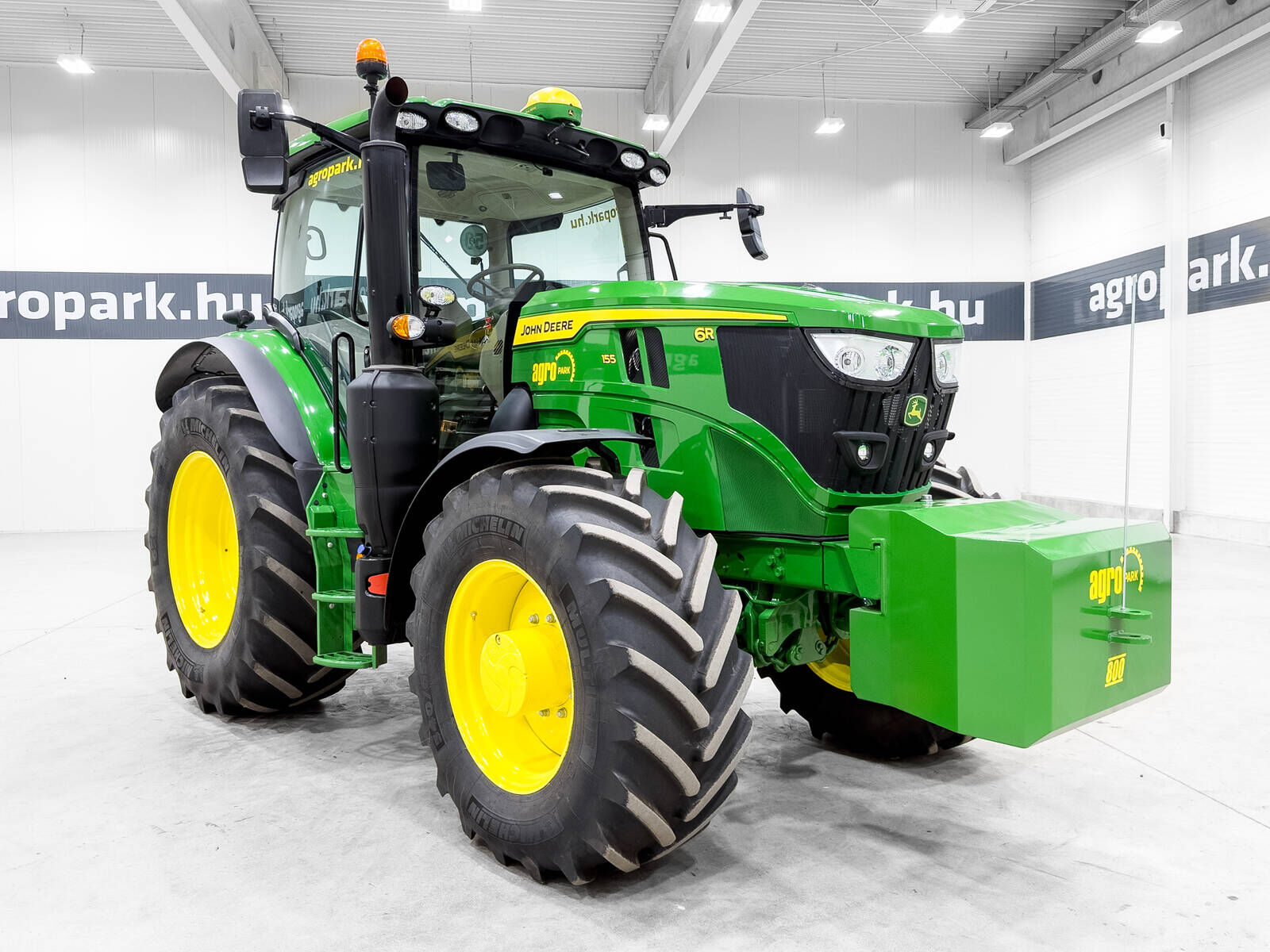 John Deere 6R 155 tractor, AutoQuad Plus 20/20 50 km/h, axl 2