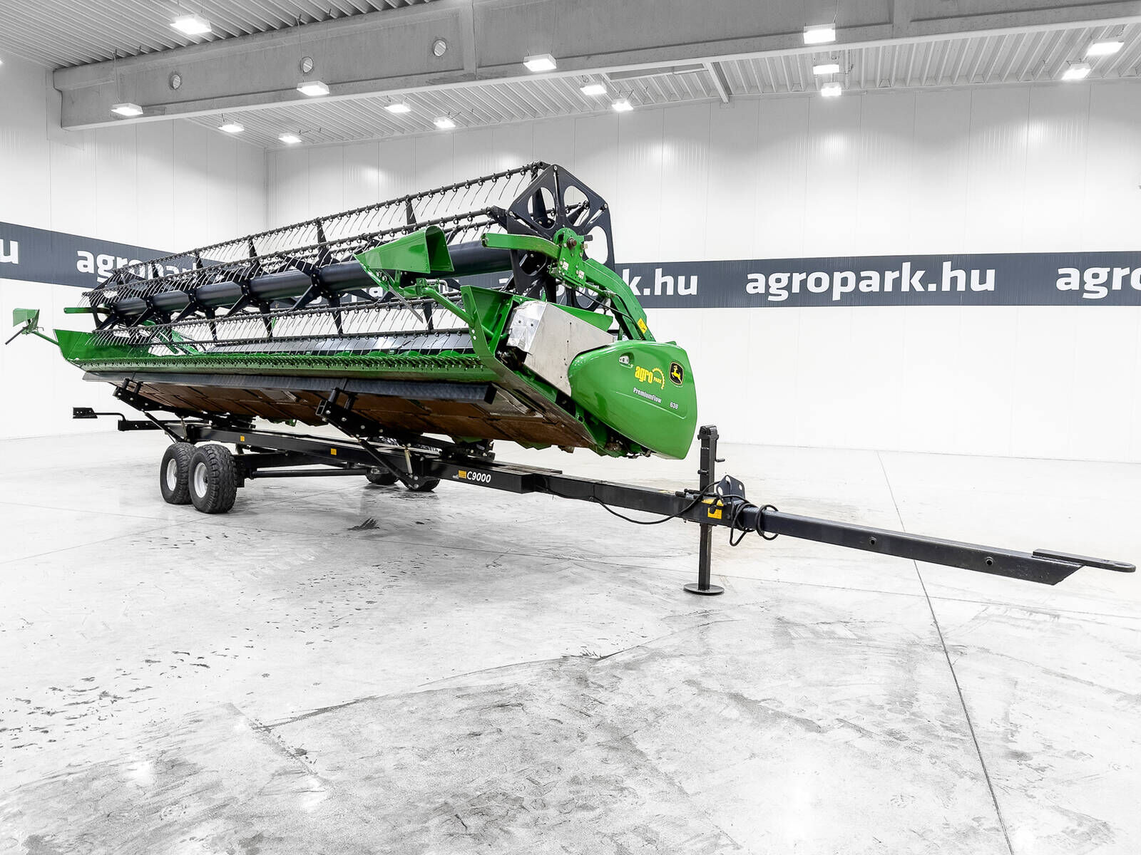 John Deere 630 PremiumFlow 9.15m 630PF draper header with t 2