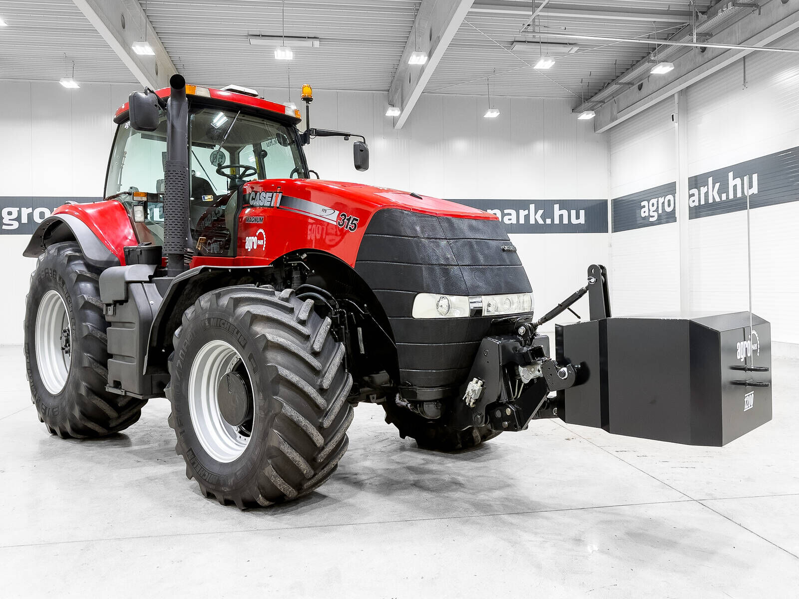 Case IH Magnum 315 tractor, Powershift 50 km/h, front ax 2