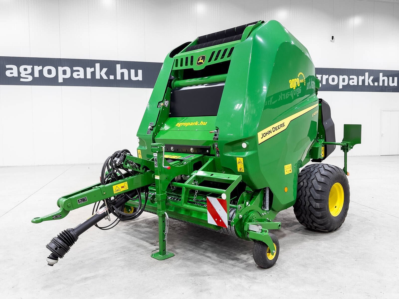 John Deere V451M UNUSED round baler, 90 - 165 cm bale diame 1