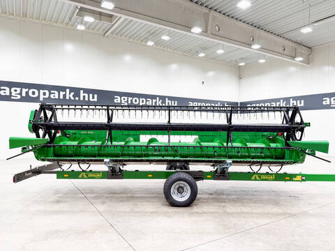 John Deere 620R UNUSED 6.1 m grain header with new header t
